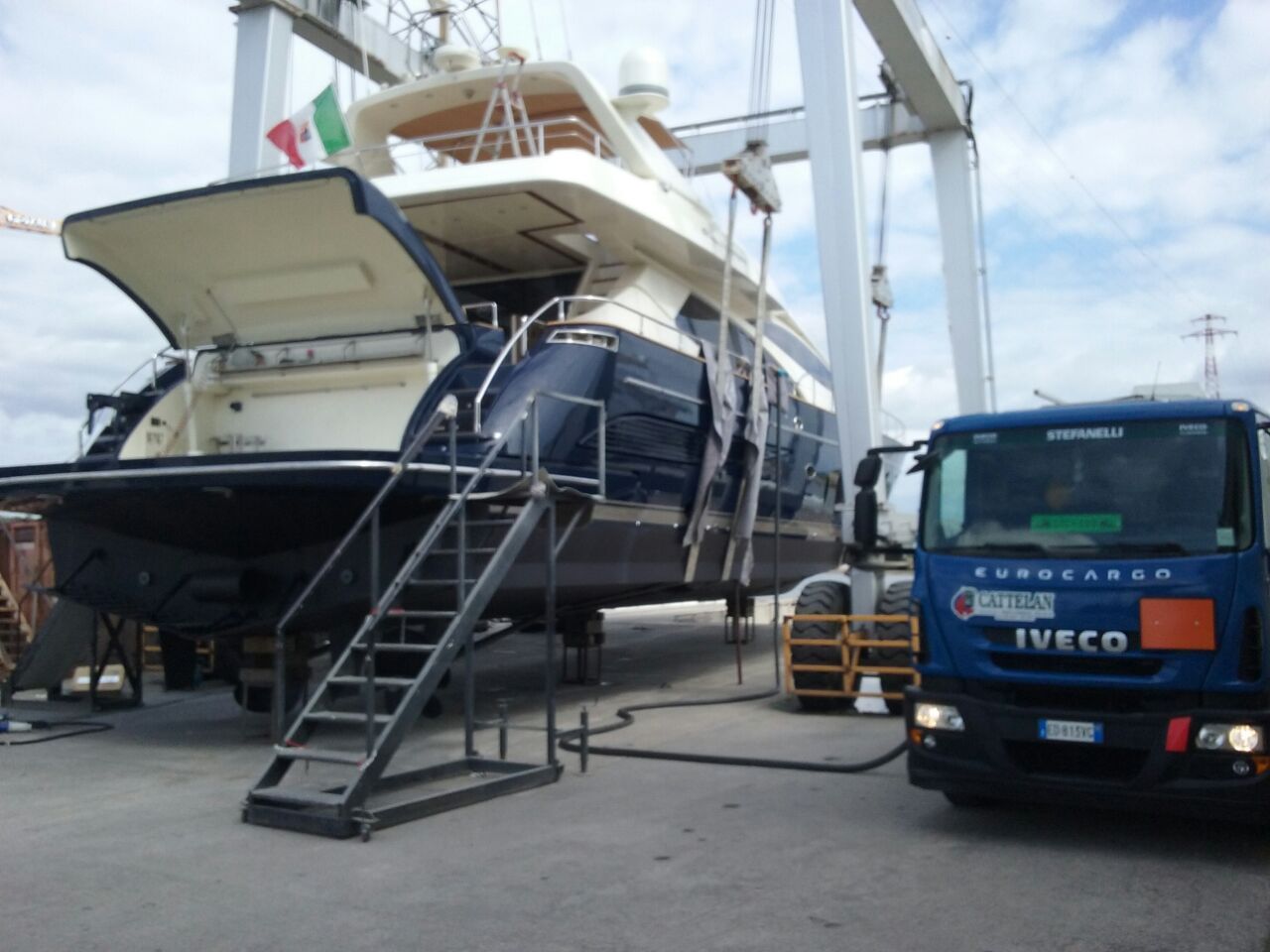 fornitura di gasolio marino per mezzi navali