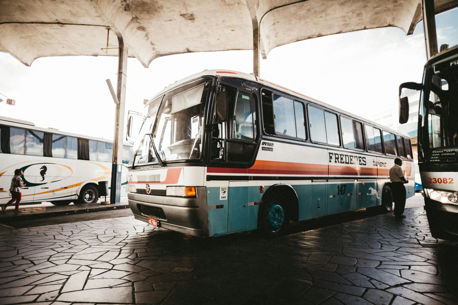 A bus with the word freelite on the side of it