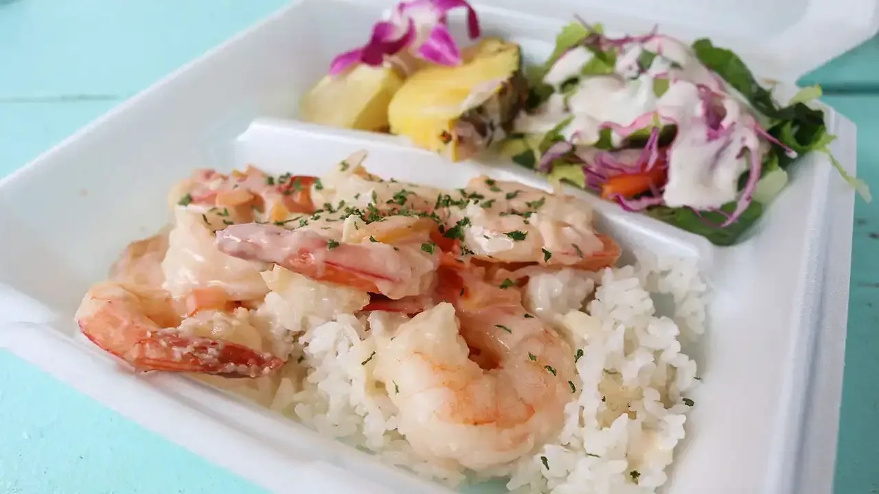 Try garlic shrimp from one of the many great food trucks on Oahu's North Shore.
