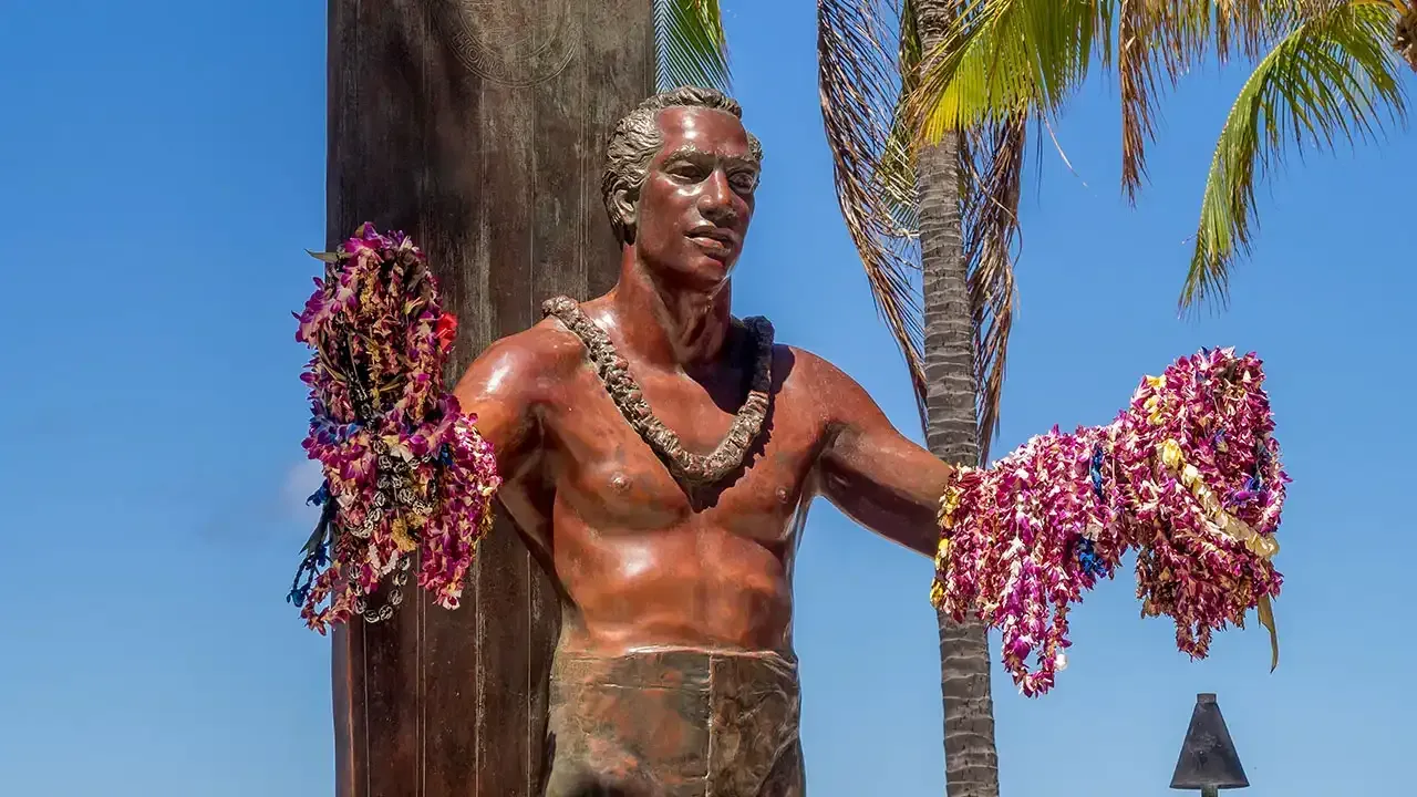 With This Week Hawaii, learn etiquette and customs for wearing a Lei.