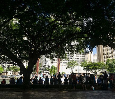 People patiently continually waited in line throughout three days to step onto the Hokule‘a