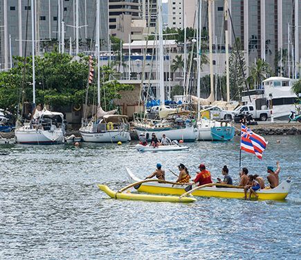 More people gather to welcome Hokule‘a and her crew