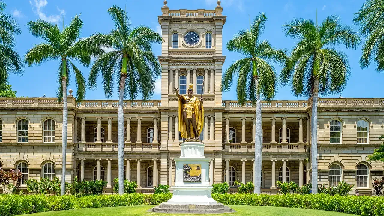 Do you know what travel restrictions and safety guidelines a visitor to Hawaii should know?