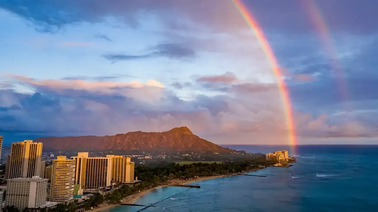 What are Hawaii's two seasons?