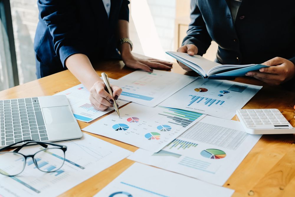 Explaining Financial Plans — Financial Advisor In Dubbo