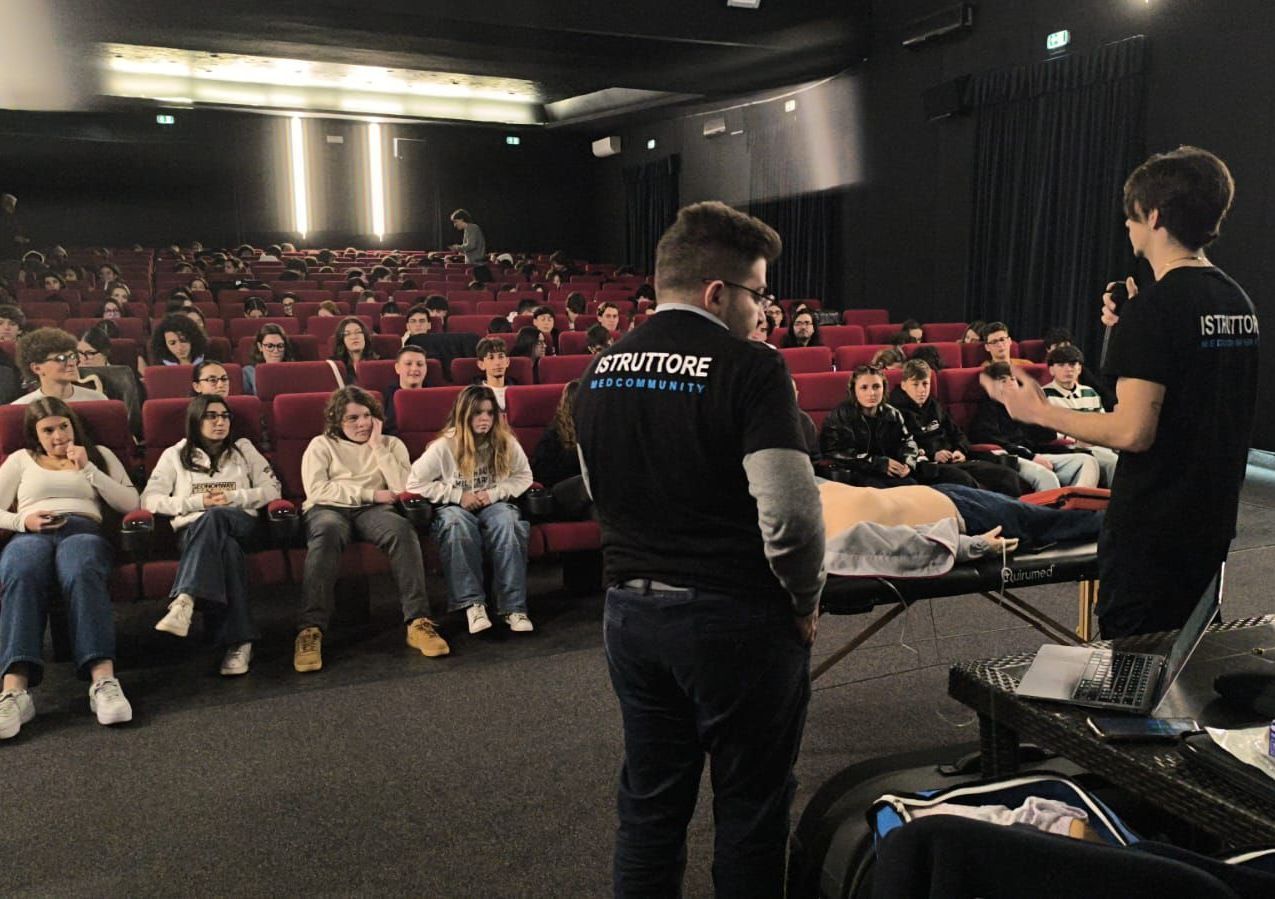 I ragazzi di Med Community hanno partecipato all'assemblea dell'Istituto Gulli e Pennisi di Acireale