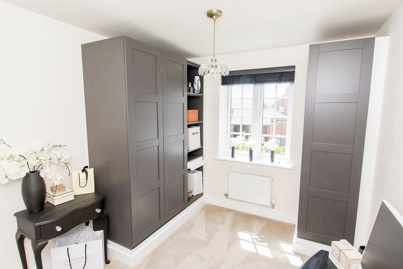 Clarkes Avenue LE16