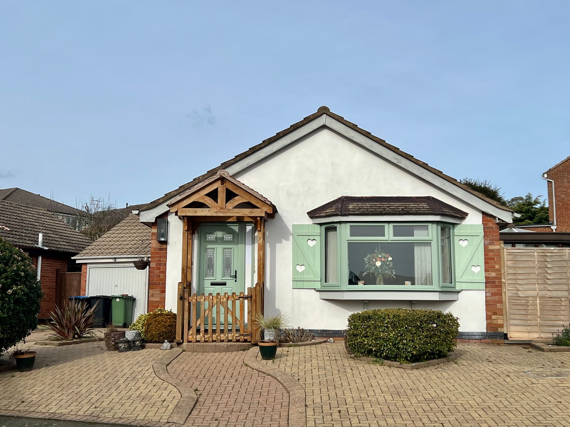 Bungalow For Sale in Russet Close Market Harborough LE16 7JA
