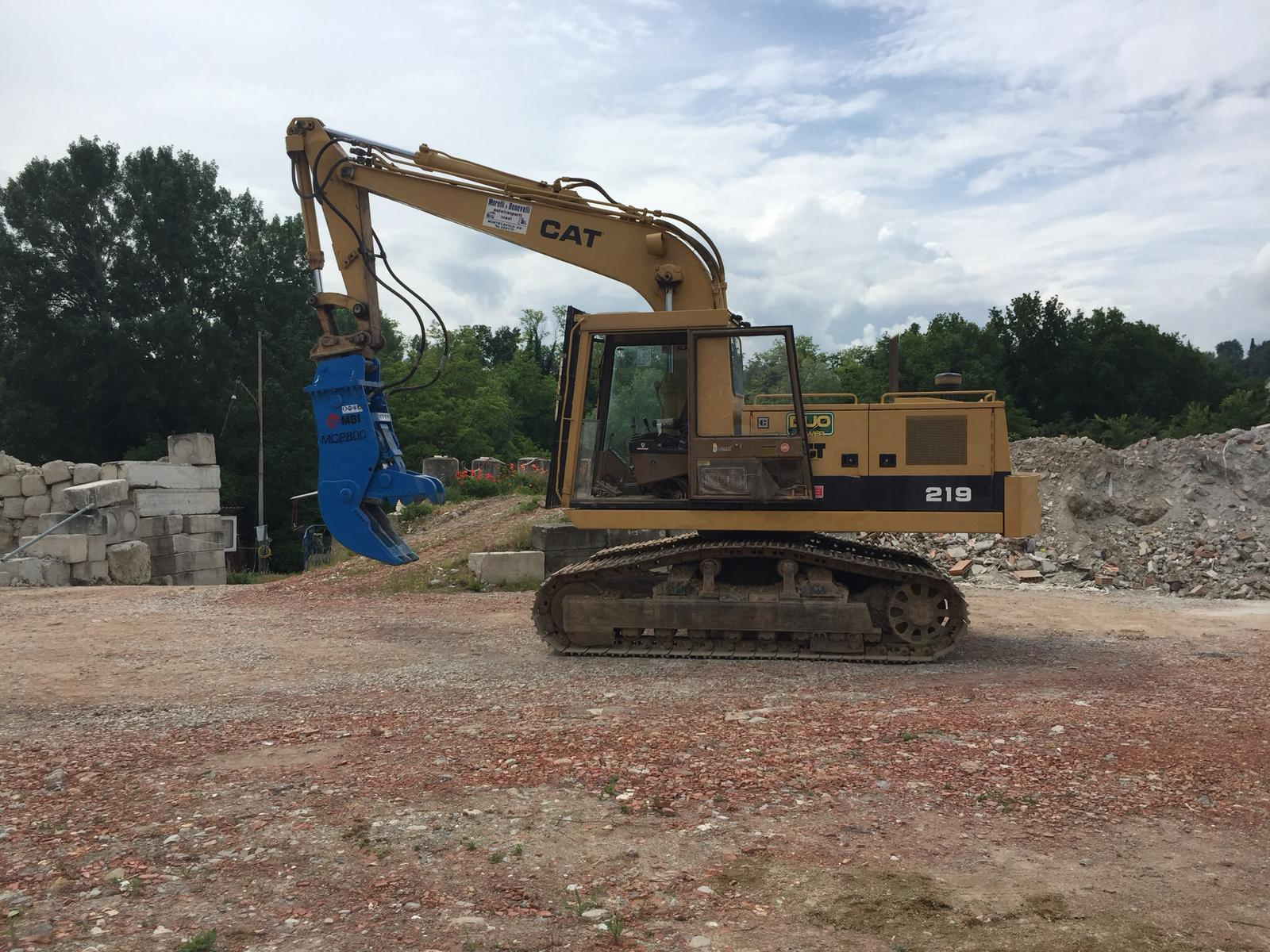 macchina CAT per demolizioni edili a Reggio Emilia