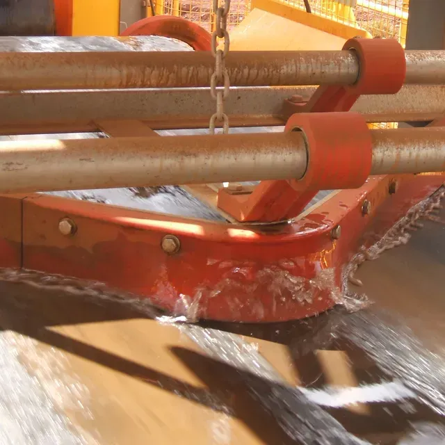 HEAVY DUTY RETURN CONVEYOR BELT CLEANER
