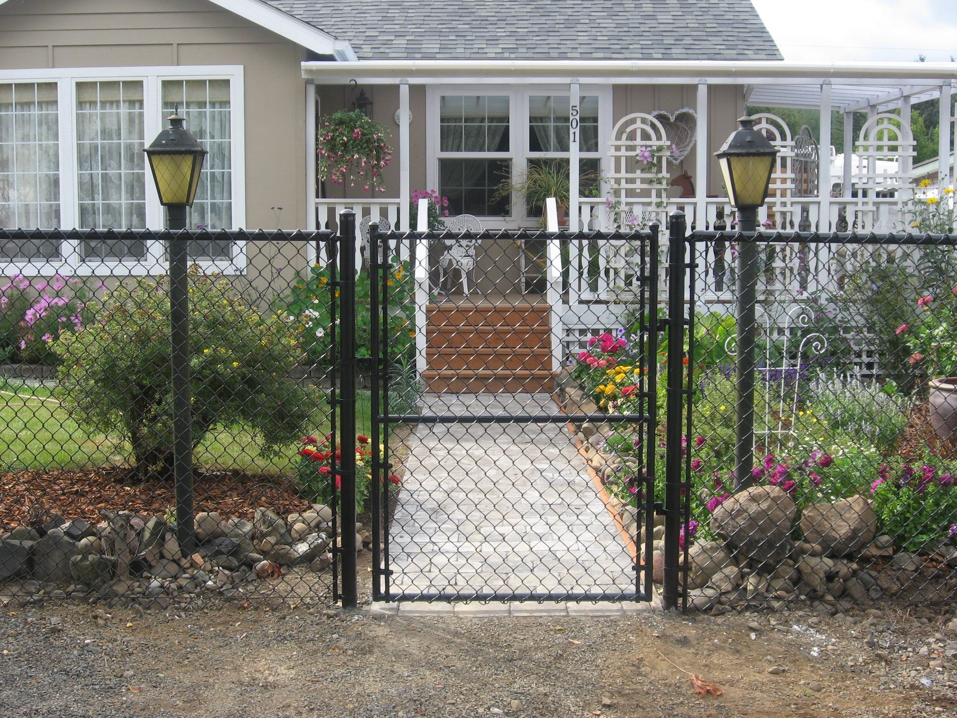 Metal Gate Fence — Kelso, WA  — Cowlitz Fence Company