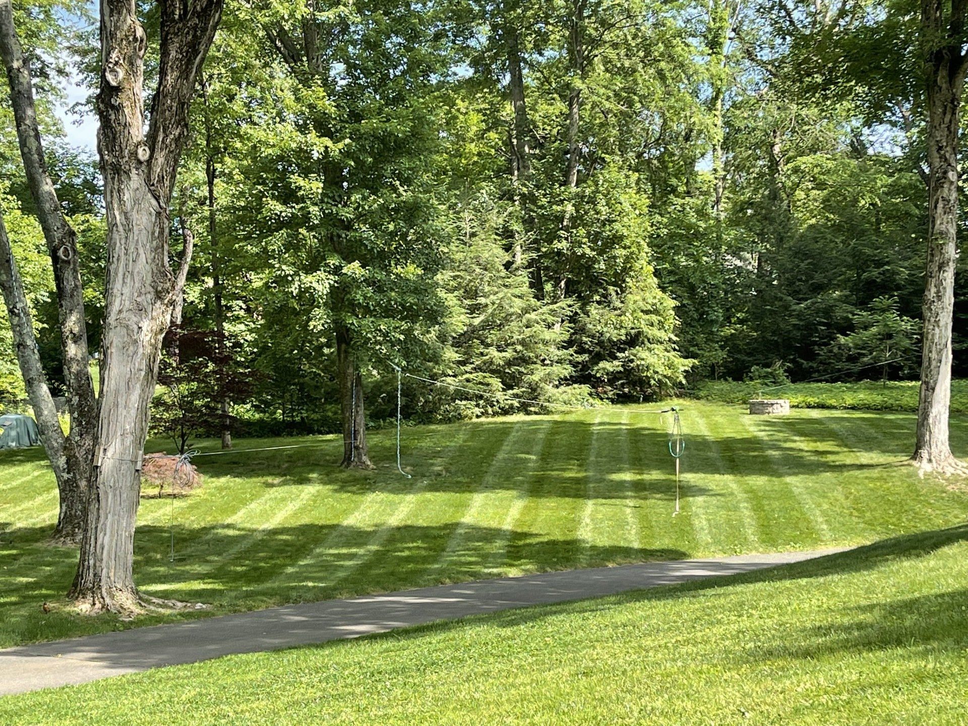 Mountain Rd West Hartford Lawn Mowing Service
