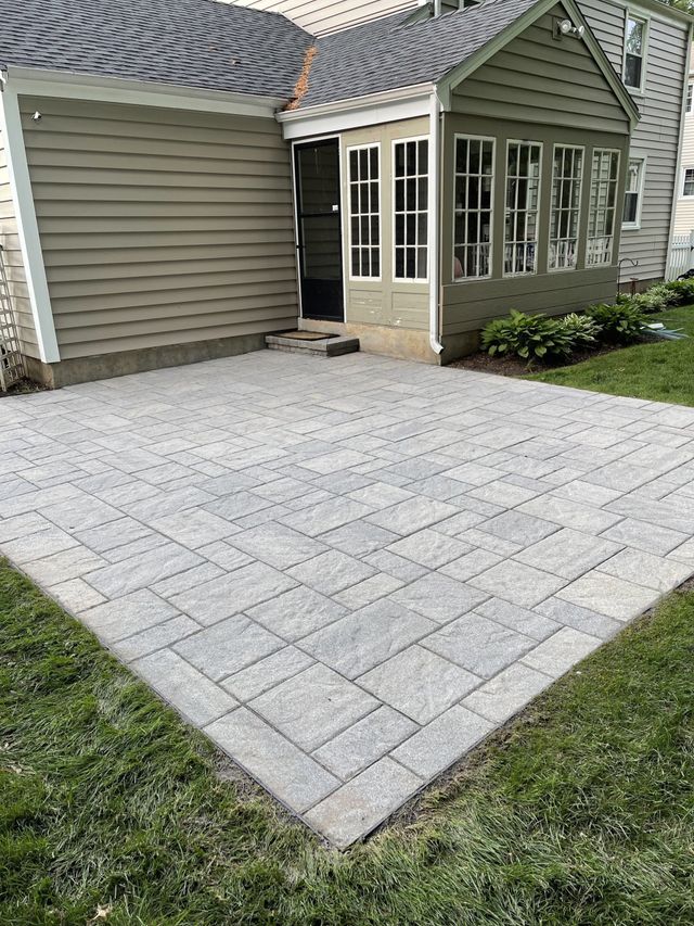 https://lirp.cdn-website.com/0e8474c7/dms3rep/multi/opt/West%2BHartford%2BPatio%2BAfter%2BRestoration-640w.jpeg