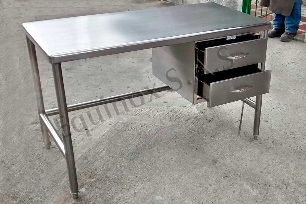 Equinox S.A.S. mesa tipo escritorio