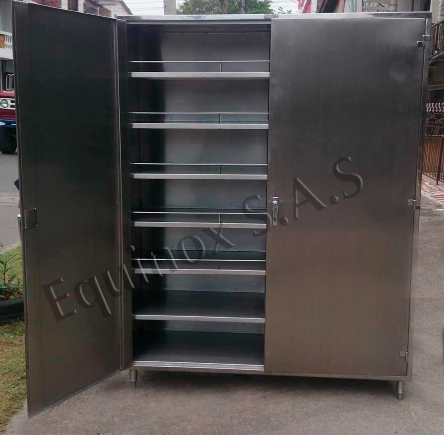 Equinox S.A.S. estante cerrado