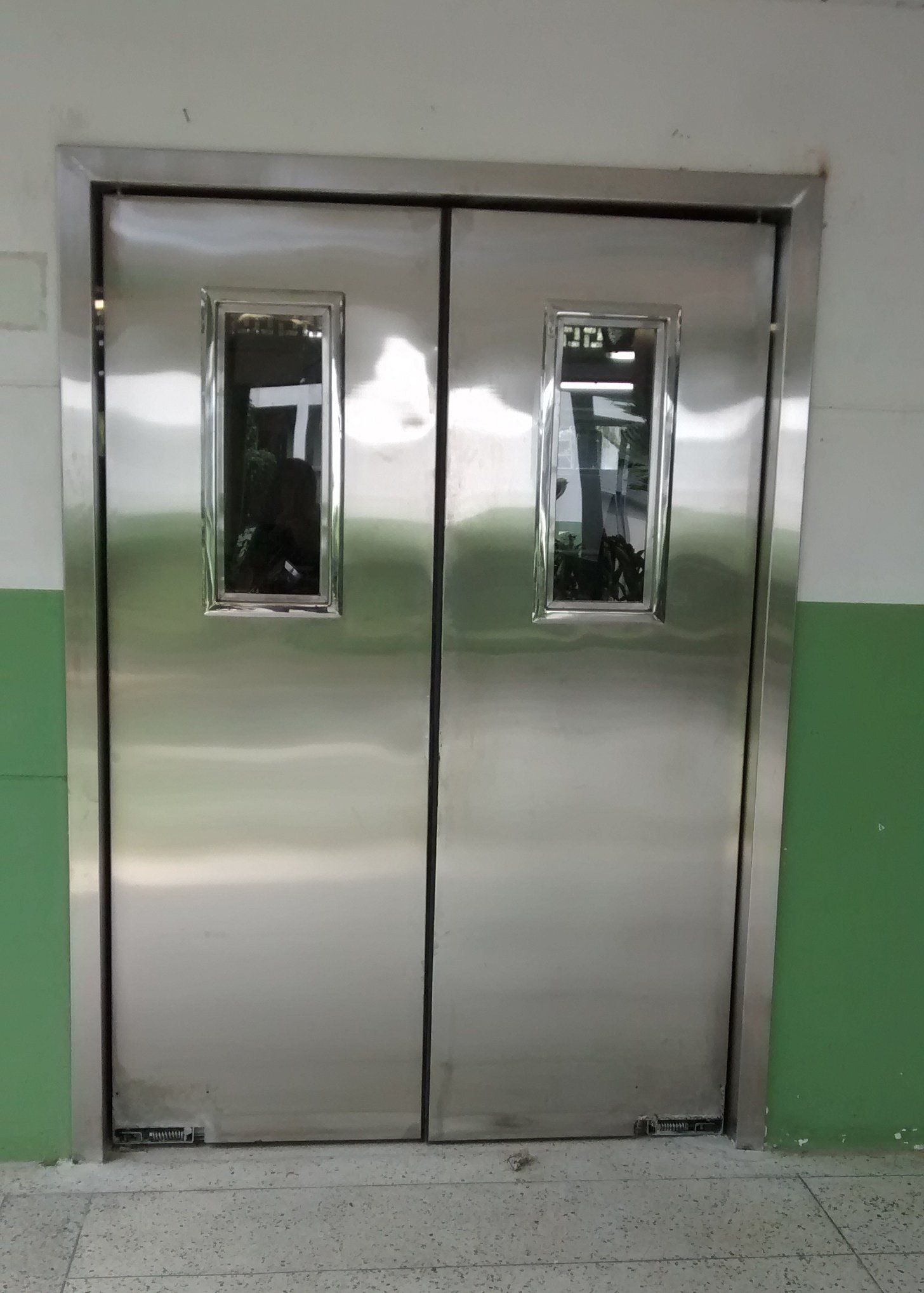 Equinox S.A.S. puertas de acceso