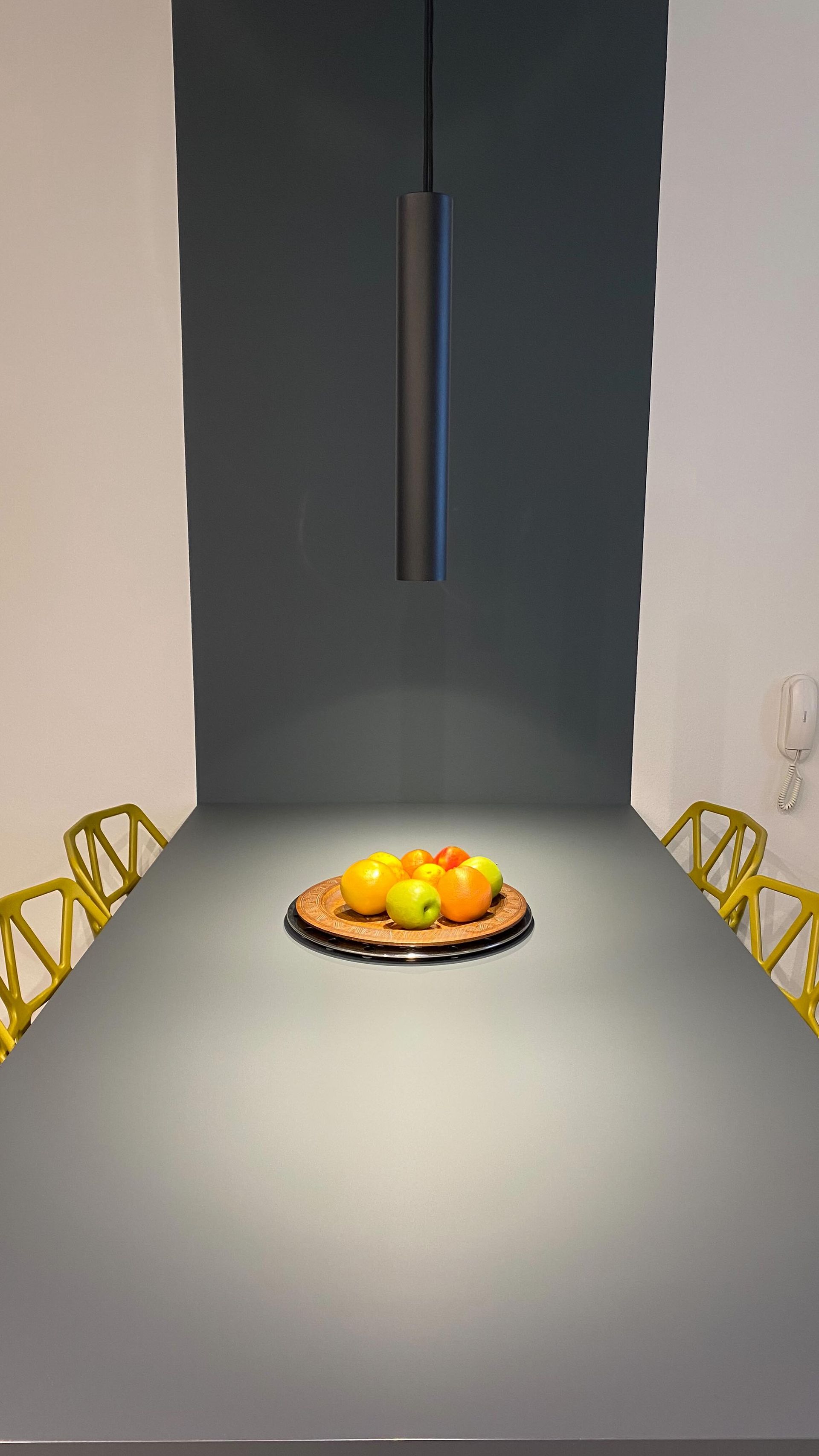 tavolo progettato dallo studio di interni a Ravenna