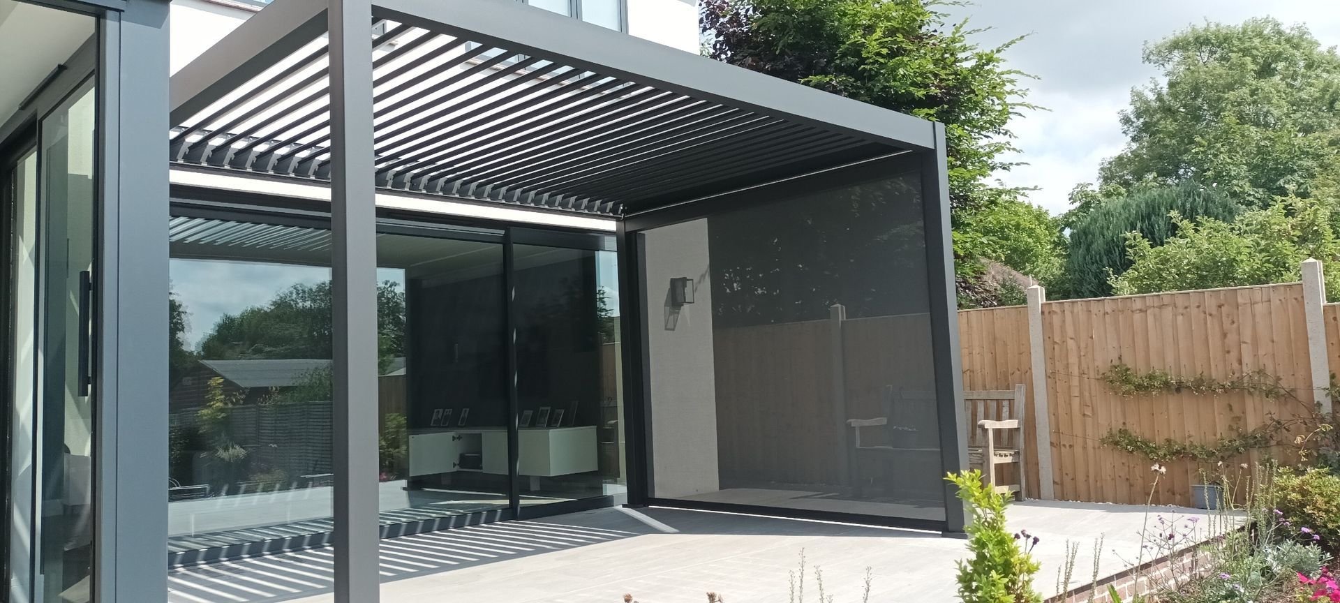 free standing pergola, louvred pergola, electric pergola, manual pergola