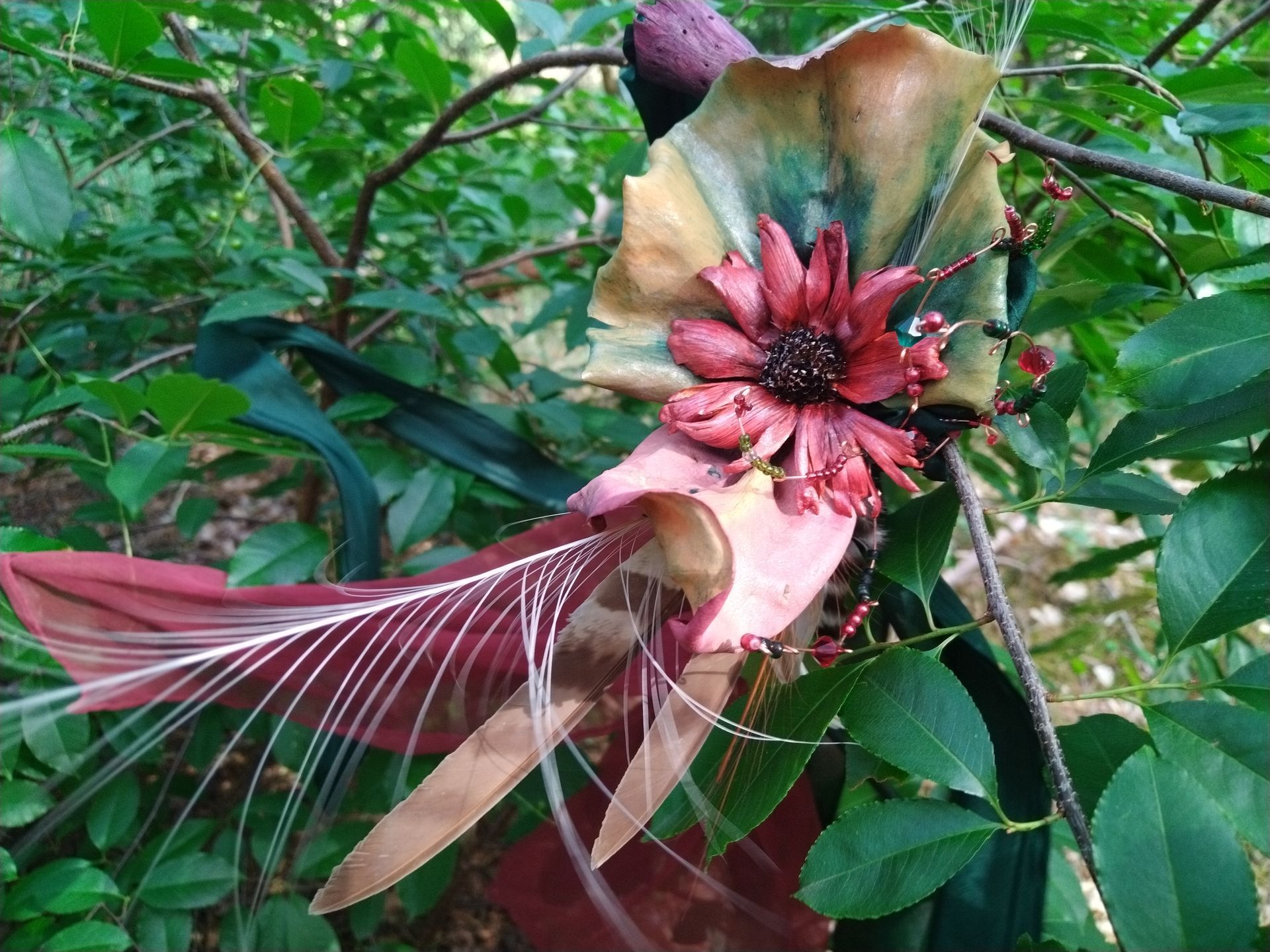 Feenkopfschmuck am Baum