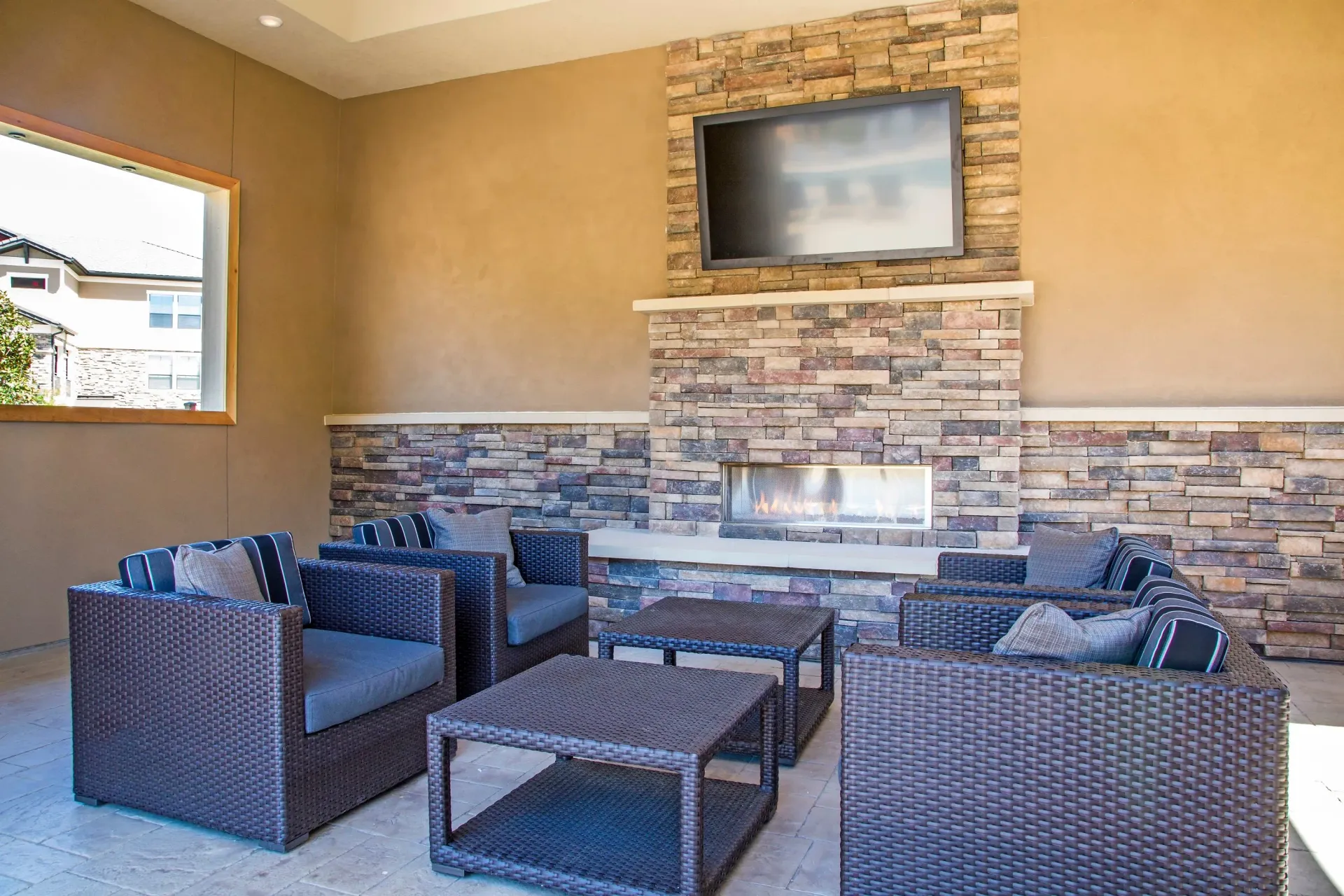 Outdoor lounge | Waterford Trails
