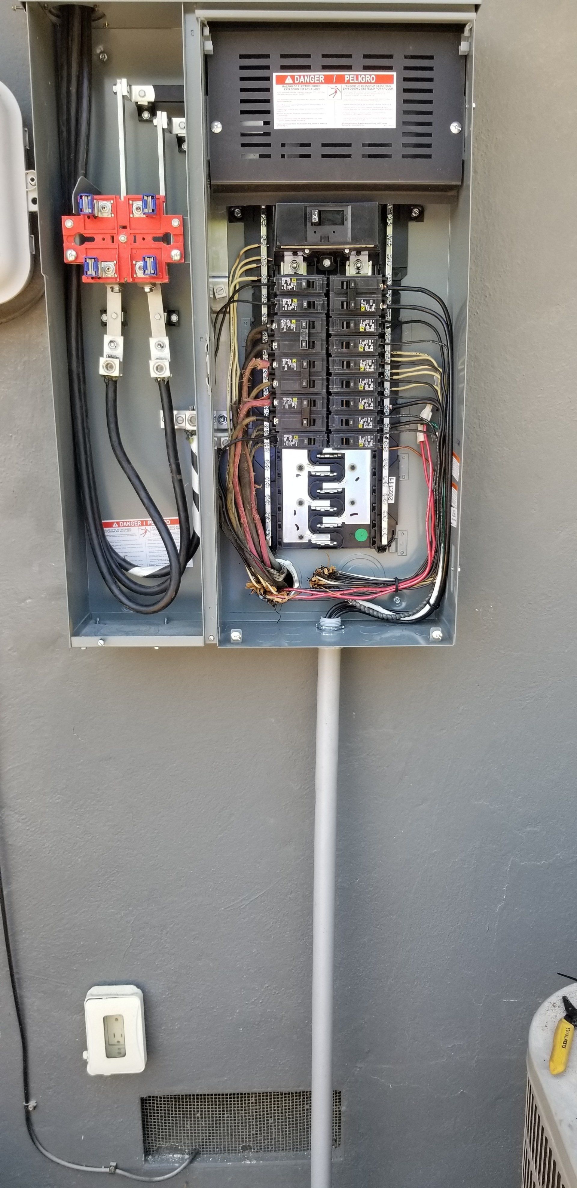 Reen Electric Breaker box