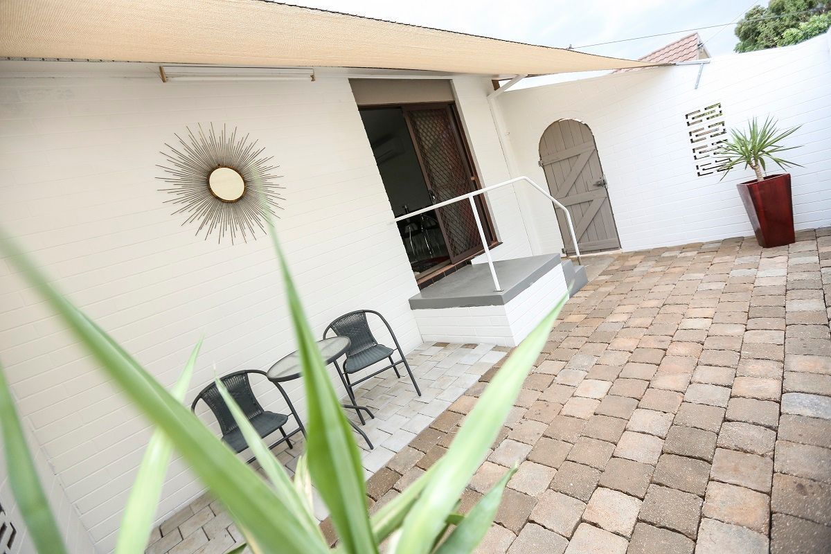 Villa 3 - Private Courtyard - Mildura Holiday Villas