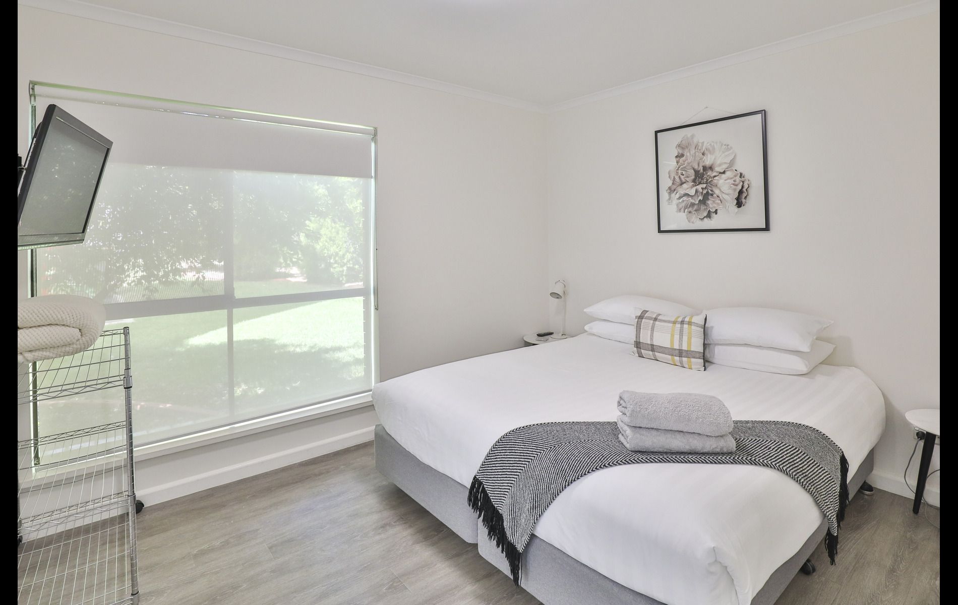 Villa 1 - Main Bedroom - Mildura Holiday Villas