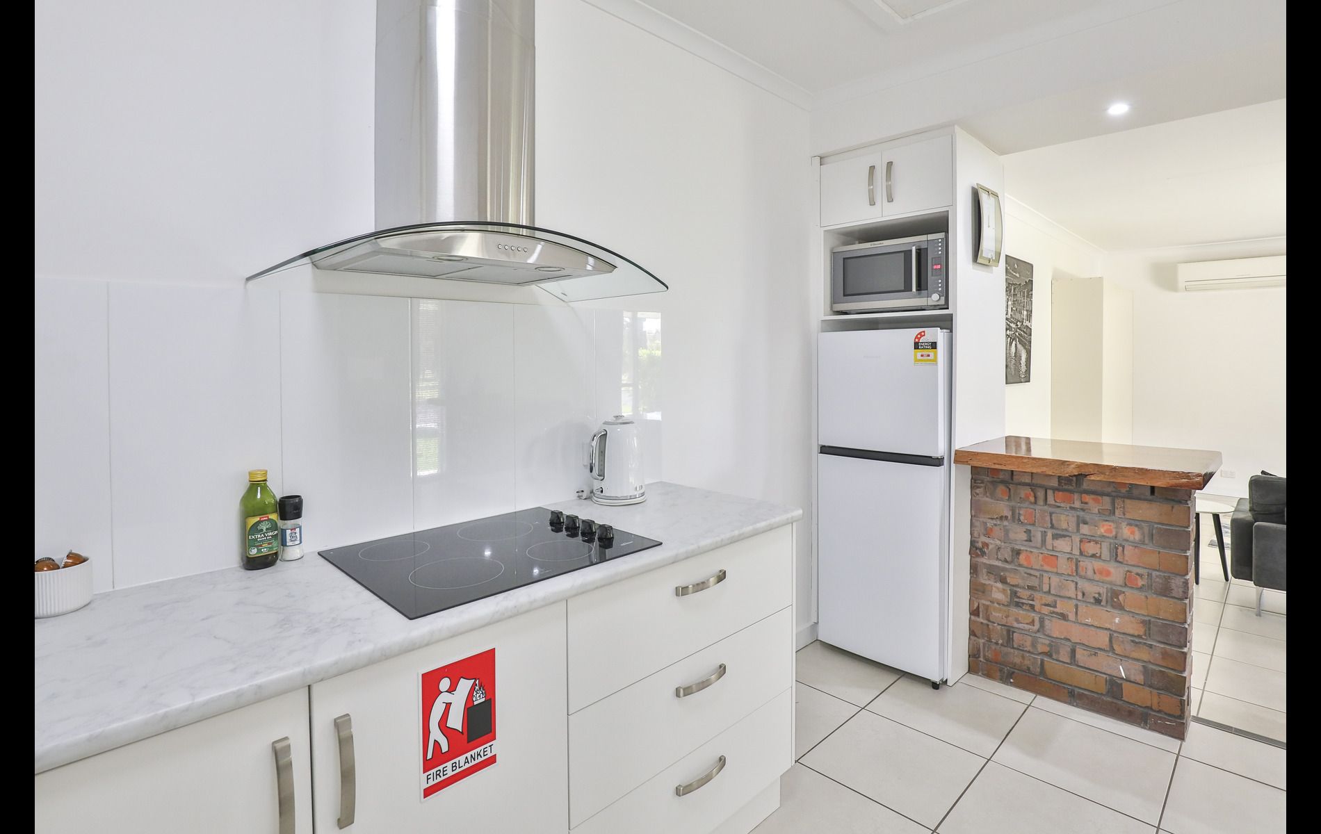 Villa 6 - Kitchen - Mildura Holiday Villas