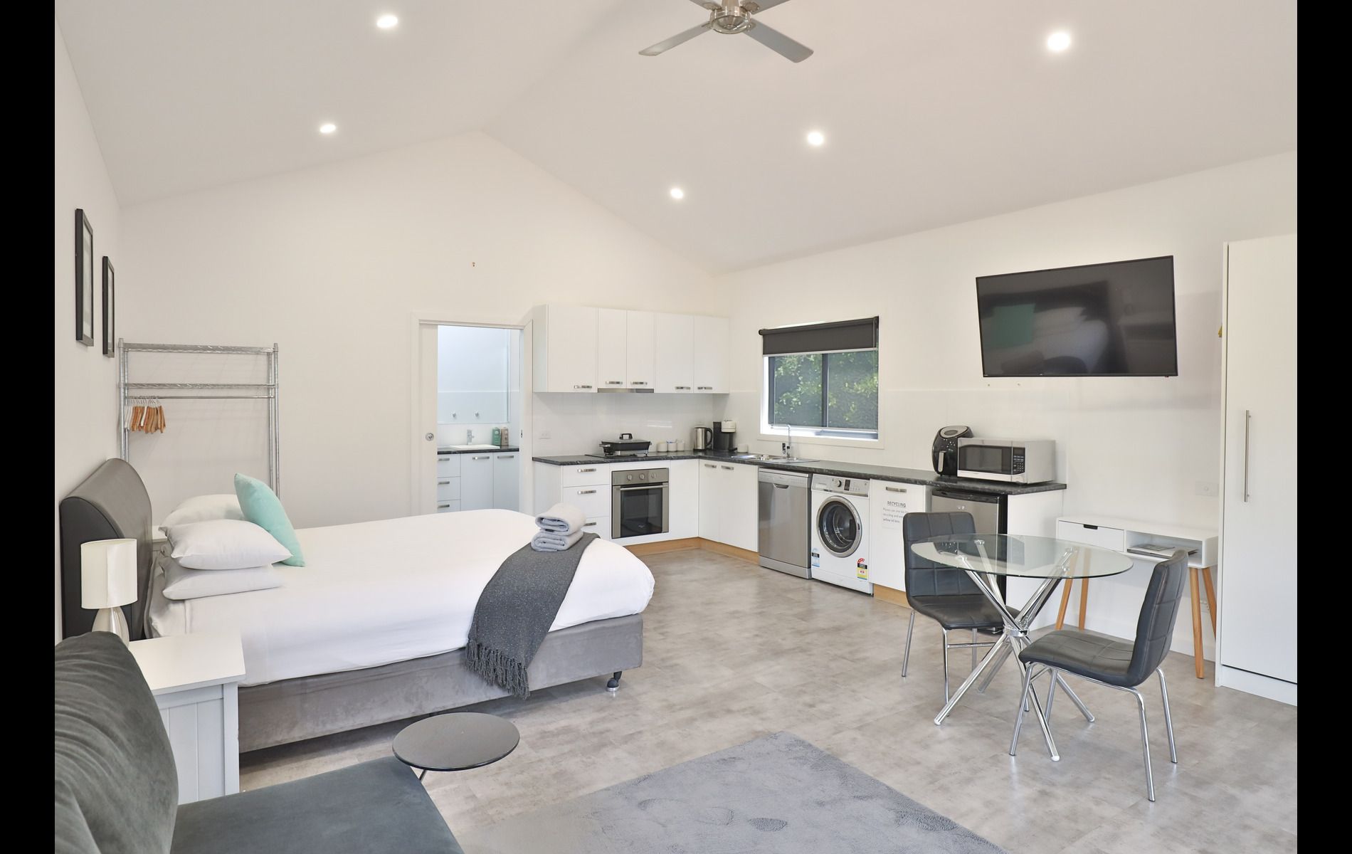 Villa 8 - Whole Villa View - Mildura Holiday Villas