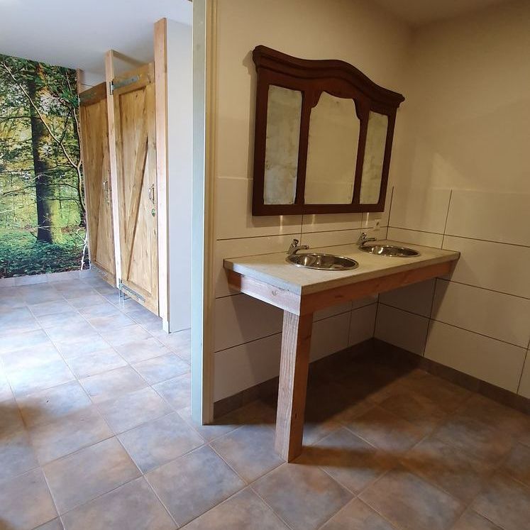 Sanitair Mortels Buiten