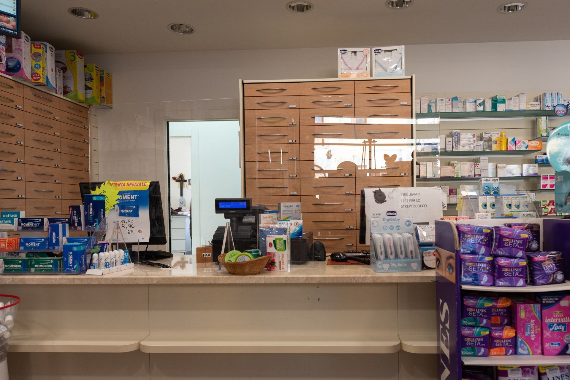 bancone farmacia