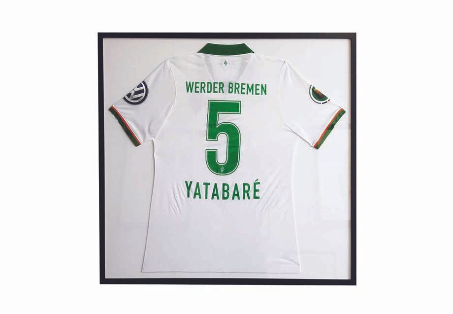 custom memorabilia framing Fulham.