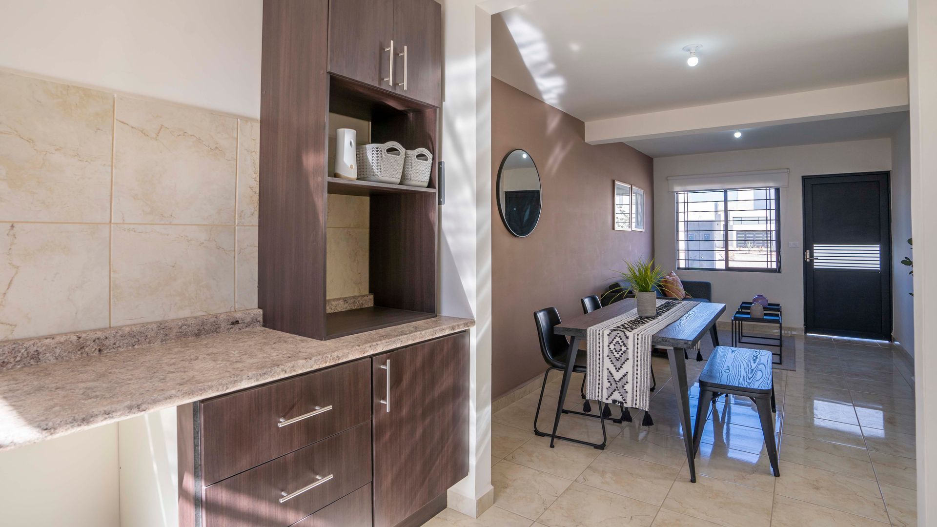 Imágenes de uso ilustrativo, los acabados y materiales pueden llegar a variar