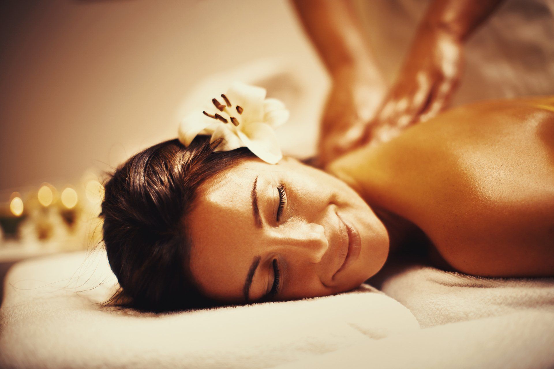 Close Up Of Physical Therapist Massaging Lower Back - Ormond Beach, FL - Dezhou Massage