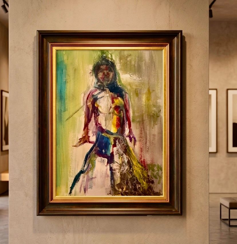 Ingelijst, kleurrijk abstract portretschilderij tentoongesteld aan een galeriemuur.
