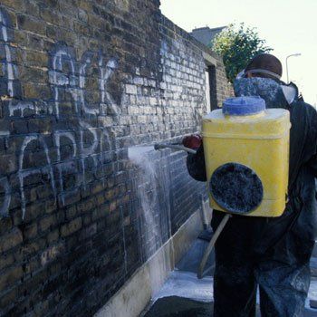 Removing graffiti
