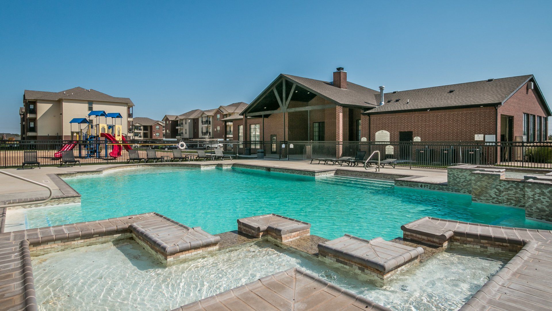 Ridgewood Apartments Swimming Pool