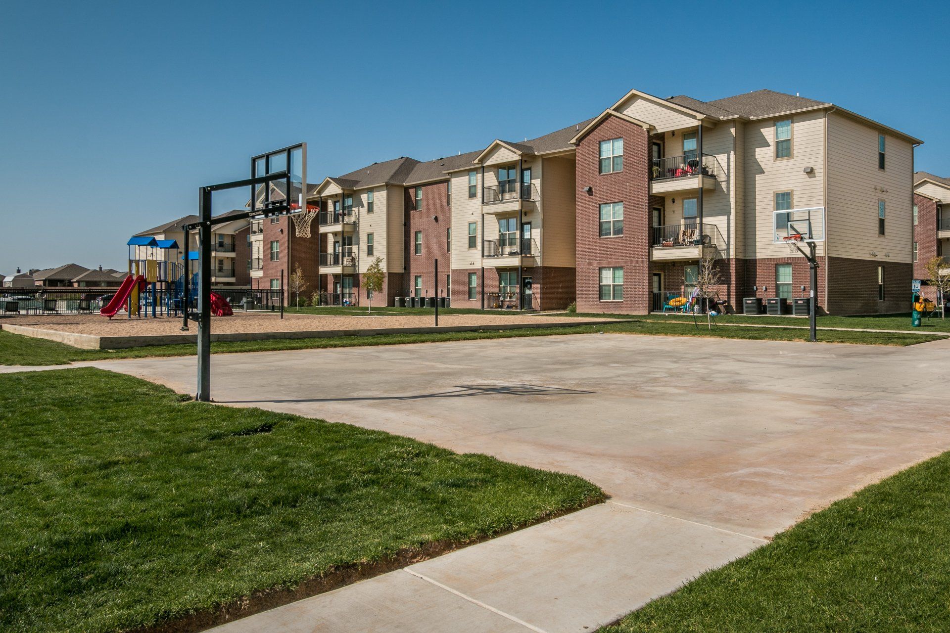 Ridgewood Apartments Basketball Court