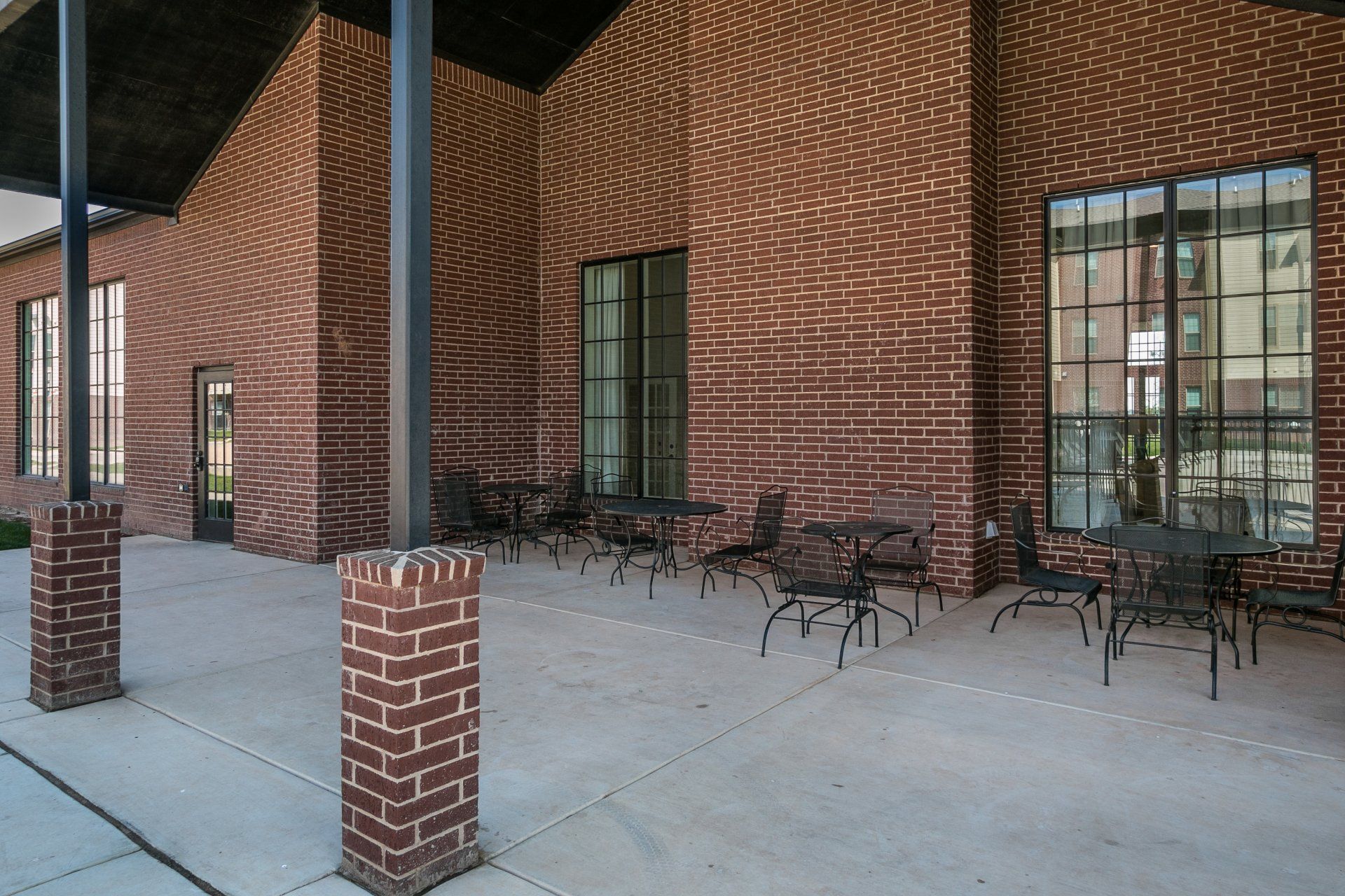 Ridgewood Apartments Outdoor Seating