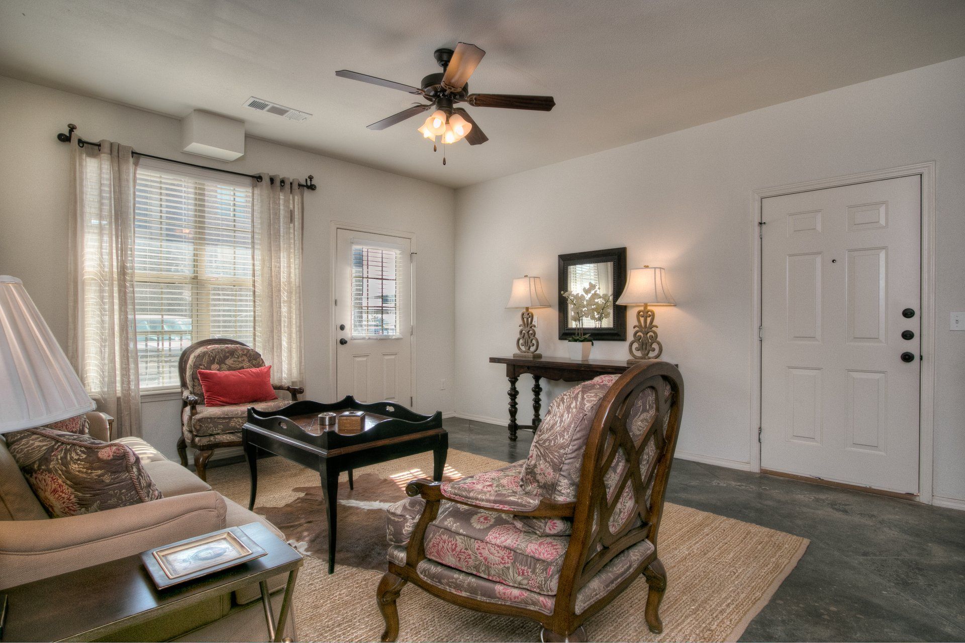 Ridgewood Apartments Living Room