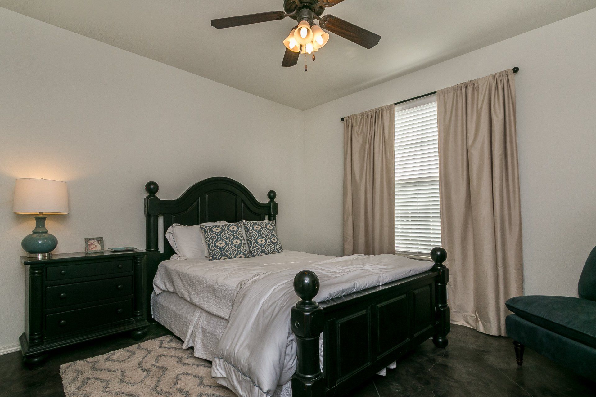 Ridgewood Apartments Master Bedroom