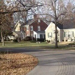 Residential Driveway – Louisville, KY – Wayne's Lawn Service