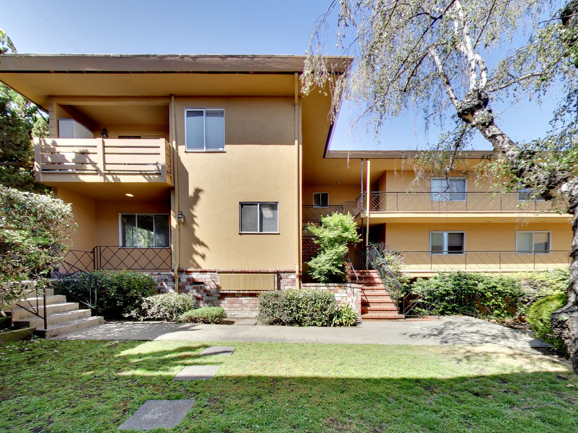 front facing photo of 270 perkins apartment building