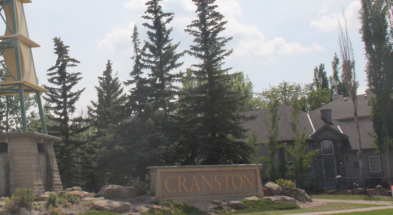 A sign in front of a building that says Cranston