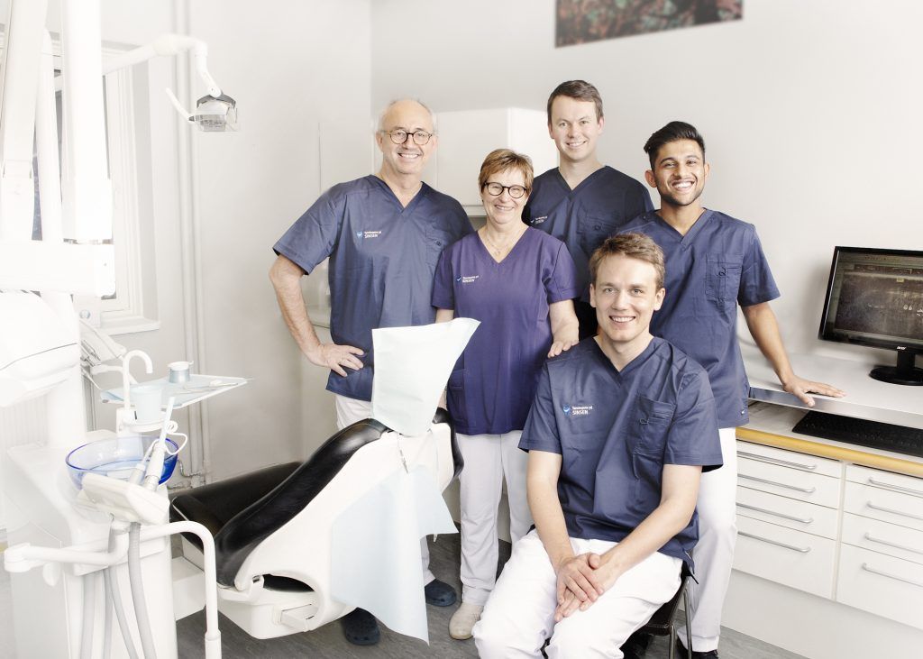 Tannleger som tilbyr tannimplantat behandling med refusjon fra Helfo. 