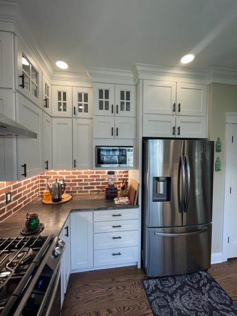 Backsplash with White Cabinets — Virginia Beach, VA — Harbour View Kitchen, Bath, & Flooring
