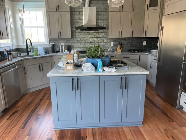 White Center Table — Virginia Beach, VA — Harbour View Kitchen, Bath, & Flooring