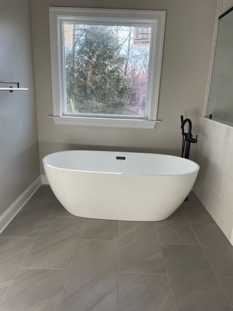 Bathtub — Virginia Beach, VA — Harbour View Kitchen, Bath, & Flooring