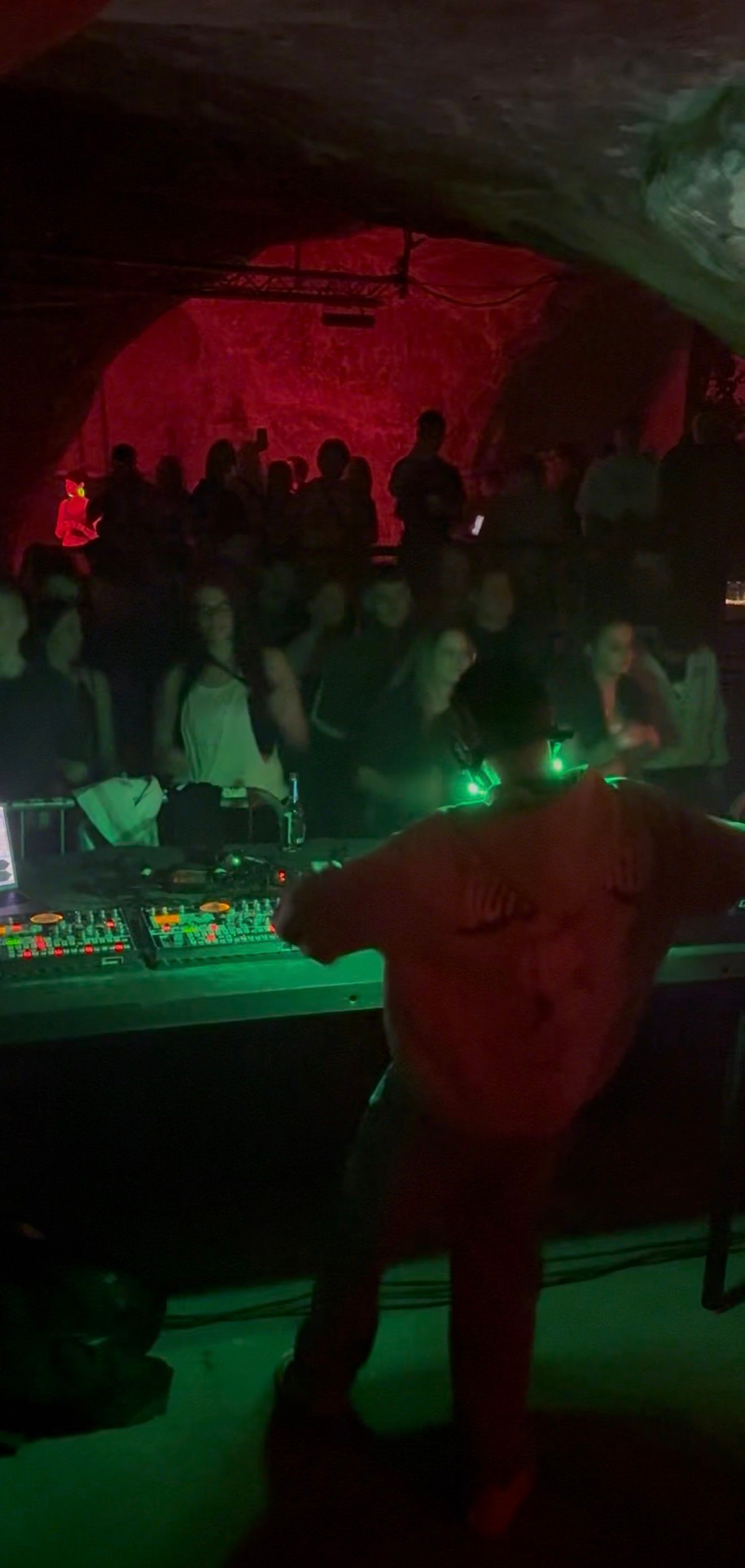 BEATFORGE live in Sandsteinhöhlen, Hardtekk