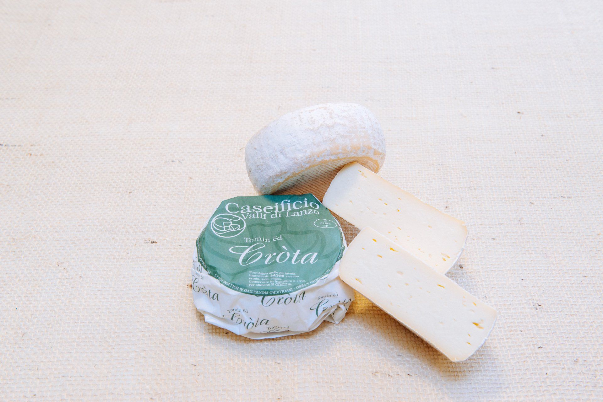 forme di formaggi vari